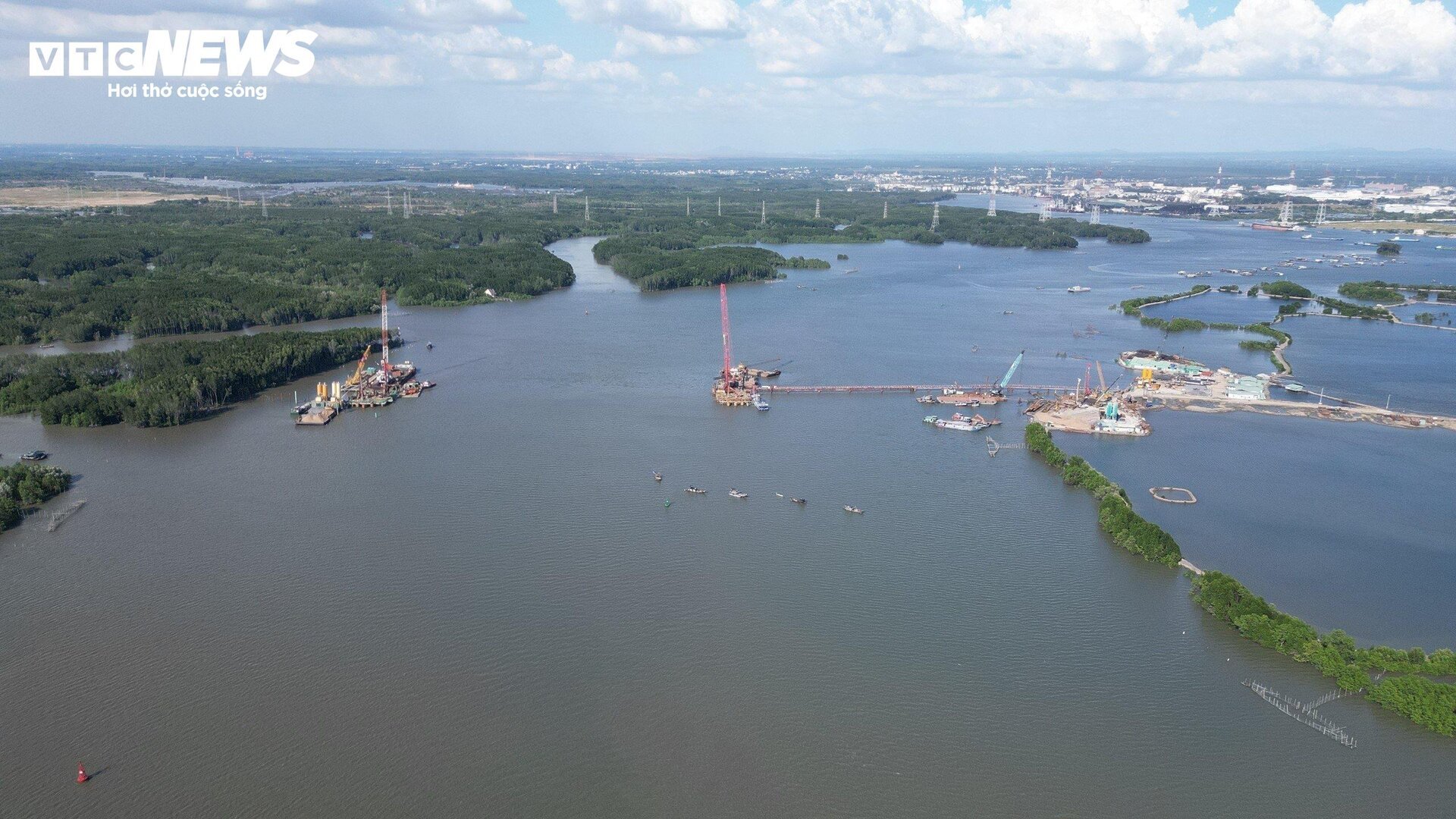 Cầu gần 5.000 tỷ nối Đồng Nai và Bà Rịa - Vũng Tàu sau 7 tháng thi công - 1